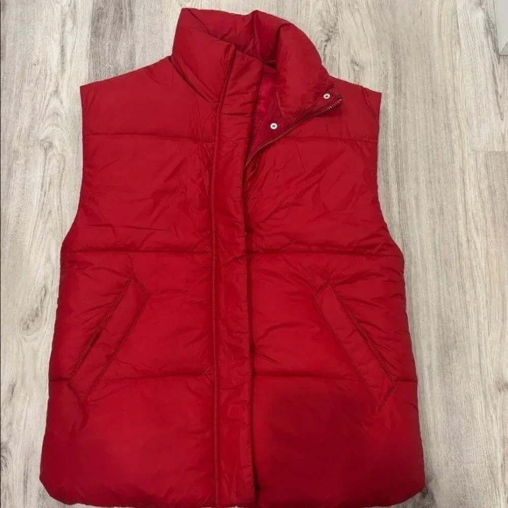 Abercrombie & Fitch Red  OVER SIZED  QUILTED PUFFER VEST SIZE SMALL Outerwear